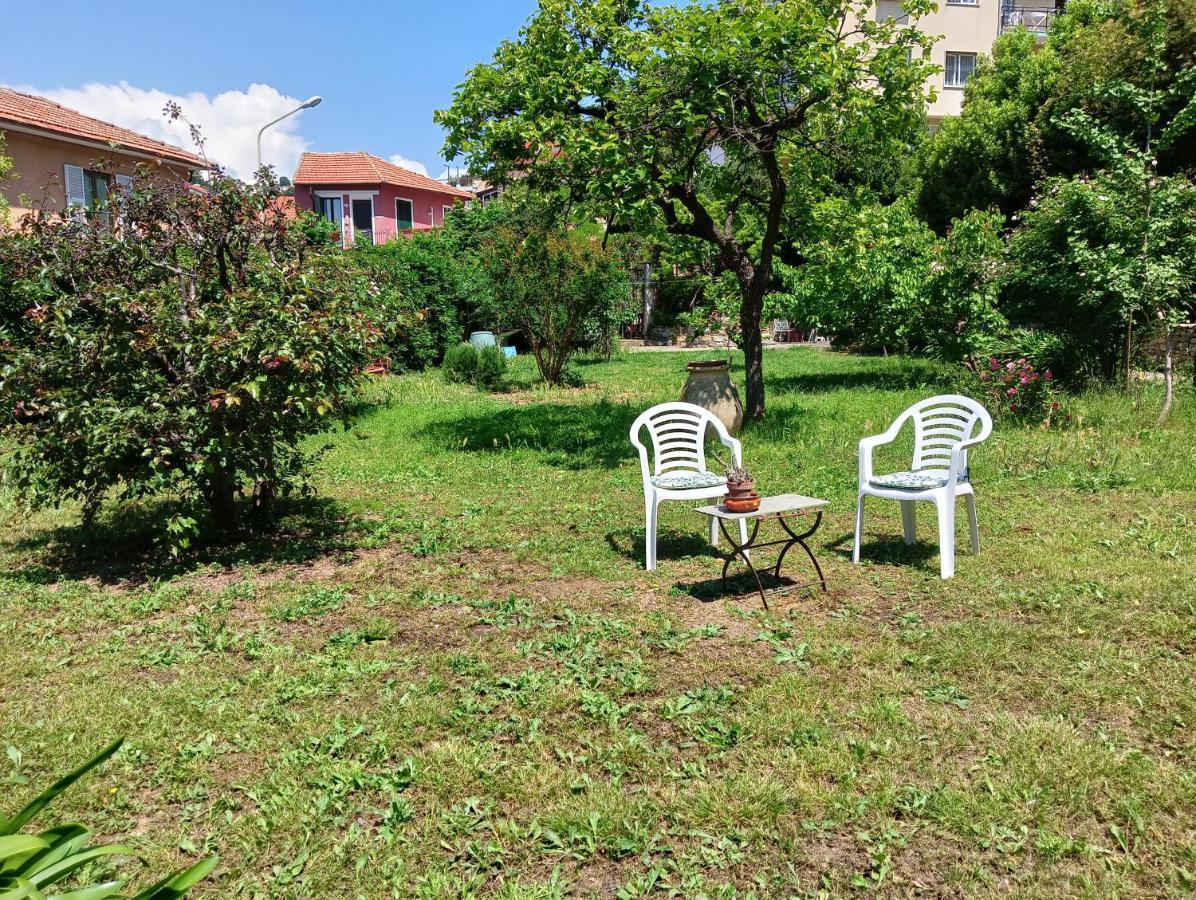 Villetta Con Giardino A Due Passi Dal Mare Imperia Eksteriør bilde